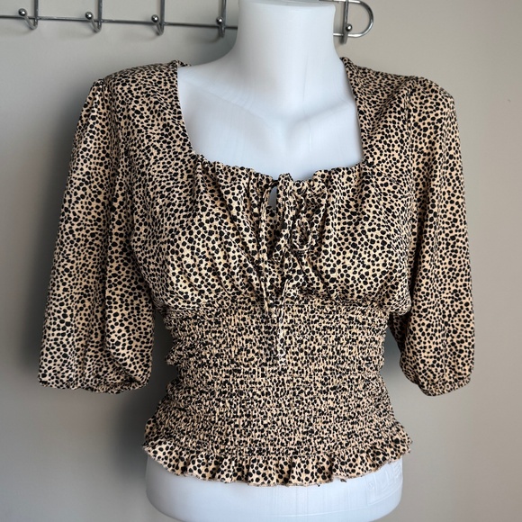 Revamped‎ Women's Leopard Print Half Sleeve Shirred Crop Top Medium V-Neck Tie - Picture 1 of 13